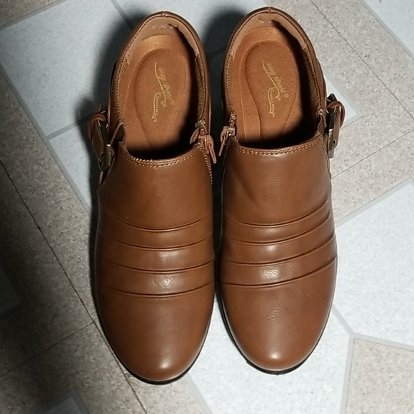 Easy Street heels - Picture 2 of 6